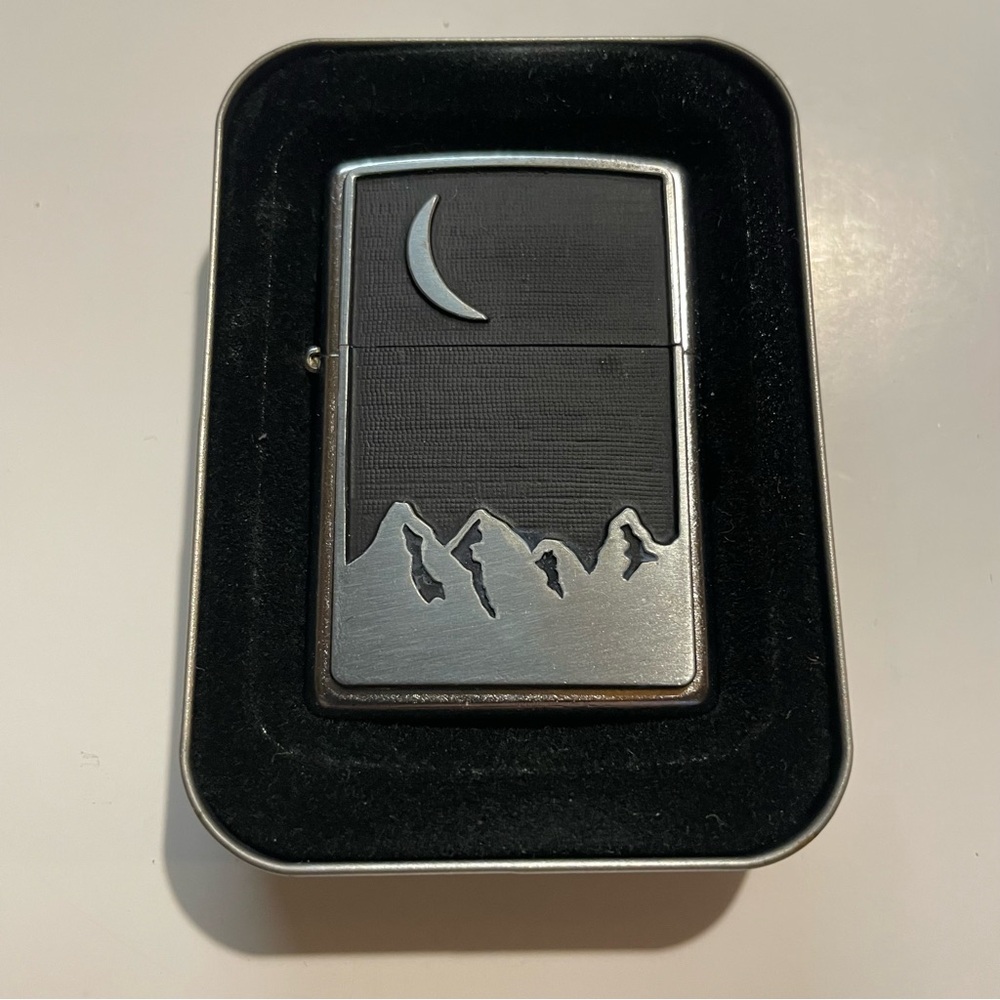 Vintage 2000 Marlboro "Moon Over Mountains" Zippo lighter